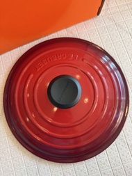 le creuset round casserole oven 24cm cherry 圓形琺瑯鑄鐵鍋24厘米 車厘子紅色