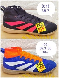 Adidas（小童平底足球鞋）