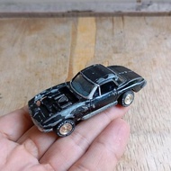 DIECAST JOHNNY LIGHTNING CORVETTE 1967 OM79