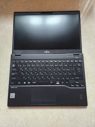 超級輕便！富士通 Fujitsu laptop U9310 i5 8GB ram 256, 512GB SSD  13.3" 屏幕 win10 可免費升級11 只有830g左右 同平板差唔多重量 支援