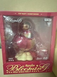 POP MART Kennyswork MEGA SPACE MOLLY Blooming