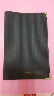 ⚃⚁不要看上只係一個簡簡單單的文件套，實是十分罕見小有 1981年 九廣鐵路 羅湖車站落成誌慶紀念 真皮套摺 (是用作放置車站設施資料及首日通車車票專用，數量極小，值得收藏) (see settlem