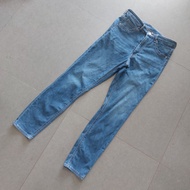 Preloved ultra high waist jumbo hnm jeans no. 44 or 12