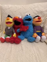KAWS x Sesame Street 芝麻街毛絨公仔一套4隻