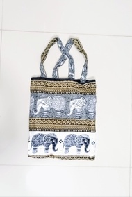 กระเป๋าผ้าช้าง(แท้) น่ารัก ผ้าสปันจ์เรยอน ขนาด 11.5x14 นิ้ว ผ้าไทย โรงงานตัดเย็บไทย