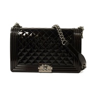 CHANEL 漆皮皮革Boy 28銀扣鏈帶肩背袋