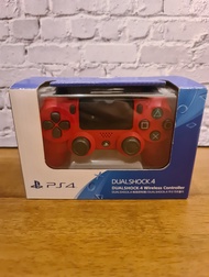 จอย PlayStation 4 (PS4) GEN2 สีแดง(หายาก)ของแท้มือสองงานกล่องมากับเครื่อง สามารถใช้กับเครื่อง PlayStation 4 ได้ทุกรุ่น สภาพสวย สติ๊กเกอร์ด้านหลังมีรอยลอกเล็กน้อย ใช้งานได้ตามปกติทุกอย่างขายตัวละ 1290บาท