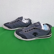 2A634 Sneakers Fashion Shoes Second Hand Details As Shown In The Picture.