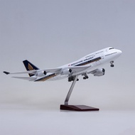 Pilihan popular: Model pesawat B747 Singapore Airlines 47CM dengan roda dan lampu, model pesawat pen
