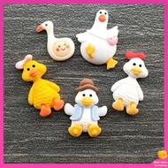 jibbitz crocs jibbitz Cave shoes accessories cartoon cute funny little duck Zhibixing crocs decorati
