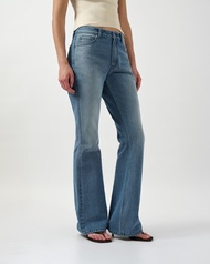 AIMER - High Rise Bootcut Jeans กางเกงยีนส์ทรงบูทคัท เอวสูง