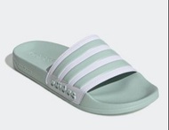 Adidas 拖鞋