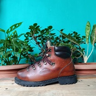 sepatu hiking treking outdoor leather boots esquire size 41 second