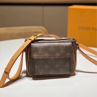 「JL精品代購」9新 LV 熱賣款 豆腐包