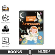 Fun Questions and Answers About Astronout Miles Kelly Children's Books Children's activity books