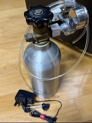 CO2 錶頭電磁閥套裝， 1.5L 正常操作無漏氣，氣巳用完。退坑賣出