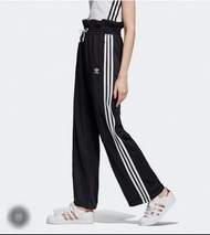 專櫃購入2490 超新 adidas Bellista Pants 女款  三葉草 寬褲 三線褲 綁帶 運動褲 長褲 健身 訓練 瑜珈 顯瘦 長腿