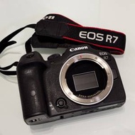 Canon R7