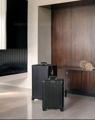 Rimowa Classic Aluminium 行李箱