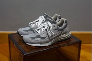 New Balance 992