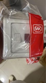 MK S8423WHI 20A有燈曲架掣