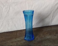 「透藍六角」玻璃花瓶 —古物舊貨、早期民藝、古道具、玻璃製品收藏