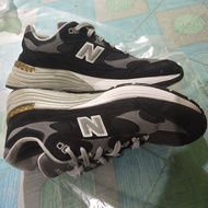 Sepatu NB 992 Black 43 Original