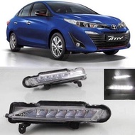 Mastersat TOYOTA Yaris รุ่นปี 2018  ไฟ Led Day light+ไฟเลี้ยว ในกันชนหน้า ตรงรุ่น ผลิตจากวัสดุ ABS อ