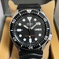 SEIKO Analog Automatic Black Dial Black Rubber 200m Divers Mens Watch SKX007 SKX007K SKX007K1