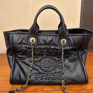 Chanel 全皮革沙灘包