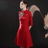 STANLEY Coco ชุดกี่เพ้าสีแดงผู้หญิงชุดเดรสกี่เพ้าแขนสามส่วนคอตั้งสไตล์จีนปักลายไซส์ใหญ่พิเศษปี2022
