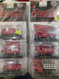 M2 Machines 推出的 Coca-Cola（可口可樂）系列 1:64 比例限量收藏級壓鑄模型車套組