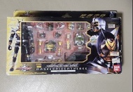 全新 裝著變身 懞面超人 the bee 盒殘