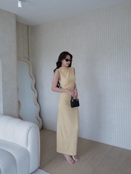 #9813 เดรสยาวคอชิดแขนกุด แต่งย่นไหล่และย่นตรงเอว ทำให้ชุดดูแพงไม่เรียบเกินไป เก๋สุดๆ เนื้อผ้ายืดได้เ