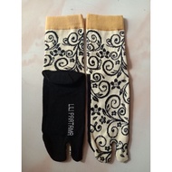 MATA Black Muslim women's thumb socks above the ankle