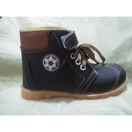 Children's soccer boots