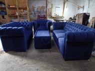 satu set sofa chesterfield kancing seribu 321 plus meja