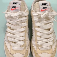 Nike x sacai VaporWaffle 奶油白