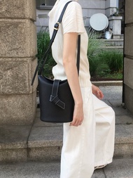 Manoette Bag | Lightweight Bucket Bag with Adjustable Strap