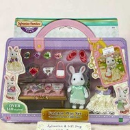 🏠 ตุ๊กตากระต่ายขาว ตู้เครื่องประดับ ซิลวาเนียน Fashion Play Set - Jewels & Gems (White Rabbit) Sylva