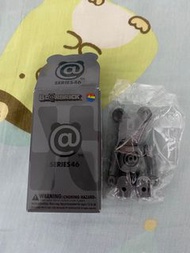 Bearbrick series 46 字母 @