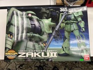 全新未砌 1/48 mega size ZAKU II 365cm