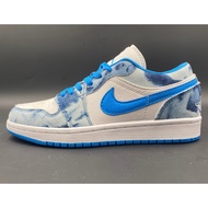 Stock available, new low-cut AJ-1 "Washed Denim" non-slip sports shoes for men, in white and blue.