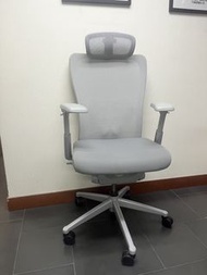 Haworth Zody chair with headrest