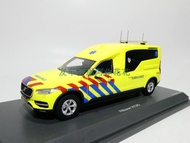 1: 43 Hand Version SCHUCO XC90 AMBULANCE AMBULANCE AMBULANCE Car Model 03