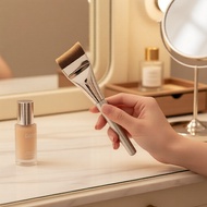 GECOMO Flawless Crescent Foundation Brush – Lightweight, Streak-Free, Dual-Use Wet/Dry, Flat Head
