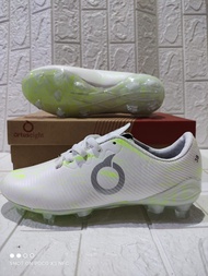 sepatu bola Ortus sol import warna putih