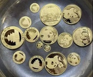 香港高價求：2025年 1/2盎司加拿大楓葉金幣，金幣， 銀幣，1安士 盎司 oz，紀念幣，套裝金銀幣，紀念金幣，生肖金幣，鉑金幣，熊貓金銀幣，英女王金幣1/2安士，97年回歸金幣，建國30週年紀念金