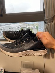 Nike女防水慢跑鞋US7.5