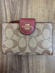 Coach Medium Corner Zip 銀包 (型號 C0082)
